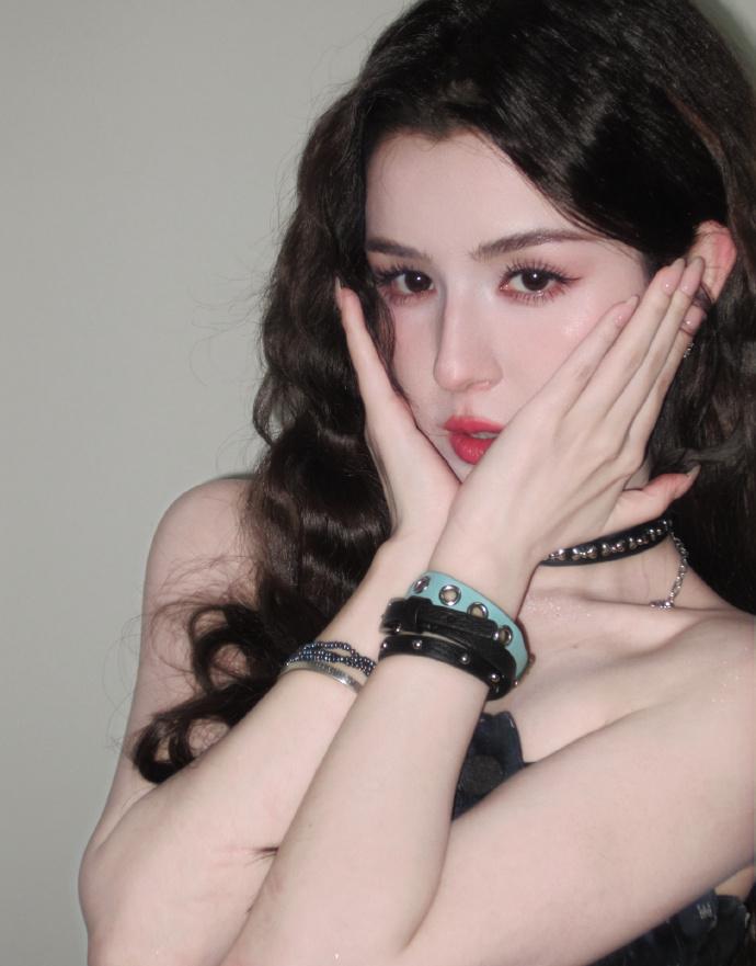 哈妮克孜的贵族气场好强!