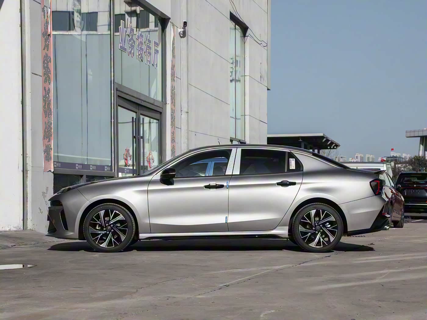 新款领克03即将上市!低趴动感外观,配碳纤维尾翼,搭载2.0T+8AT