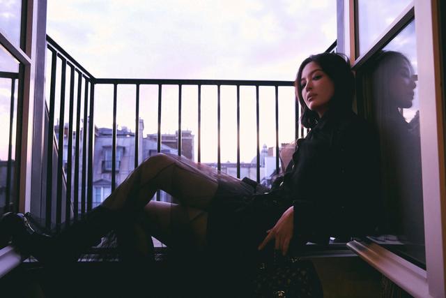 辛芷蕾透明裙绝美大片写真壁纸美图