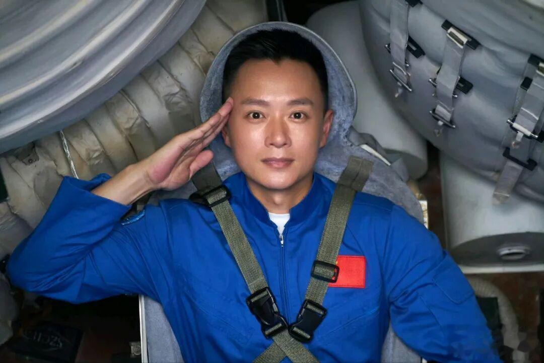 以为没结婚,没想到儿都上大学了,妻子漂亮能干,两人已相爱28年