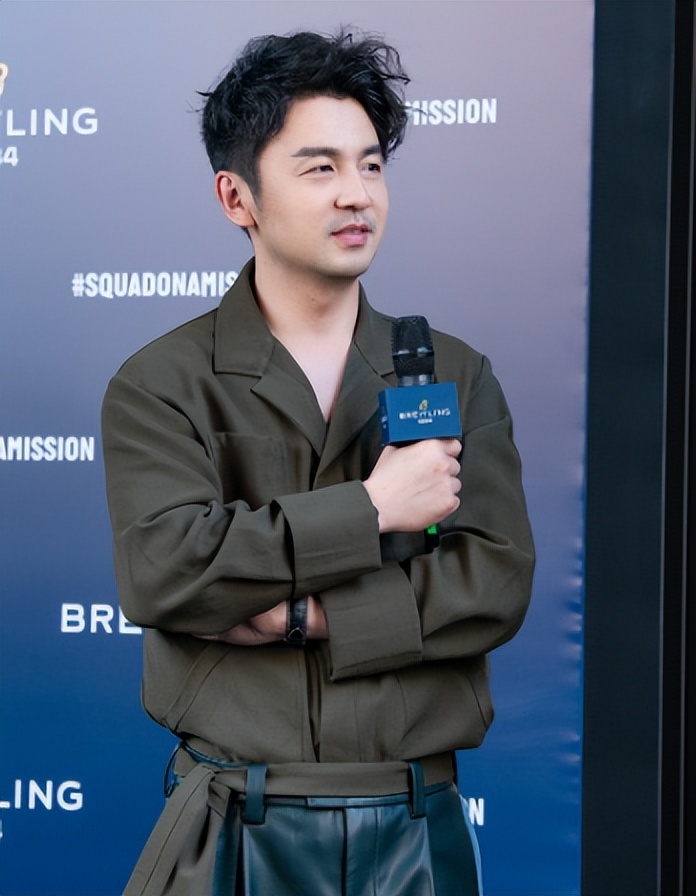 央媒专访揭开雷佳音真实现状，句句不提张译，字字给张译提了个醒