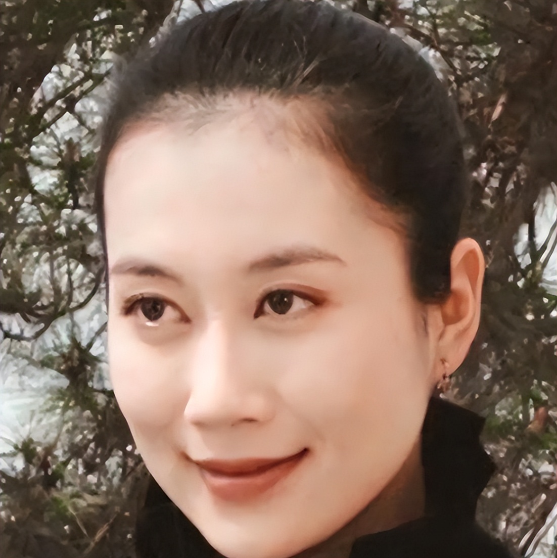 原来我们都被骗了！官媒揭开温峥嵘真实处境，刘涛张柏芝也遭殃