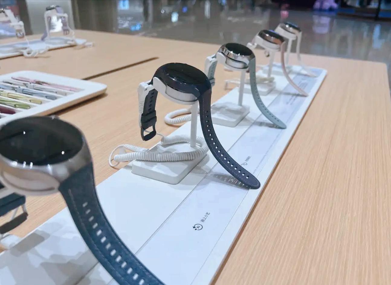 華為21%登頂全球第一、蘋果17%跌落神壇，智能手表的時代變了