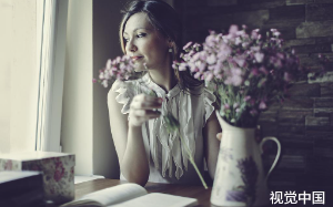 渐冻症闺蜜给我绑定健康互换系统后，我当着所有人的面给自己灌下一瓶百草枯...