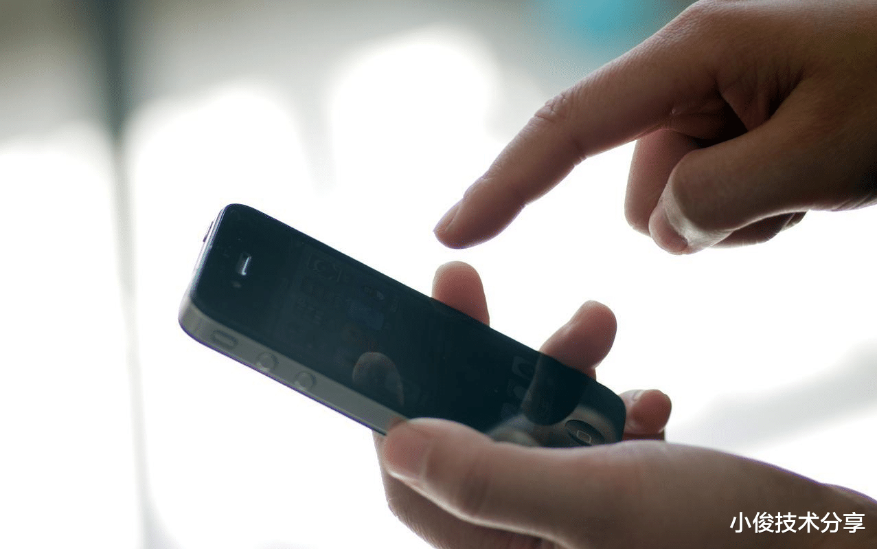 手機聲音小，是這個開關沒打開，打開后，聲音清晰又洪亮