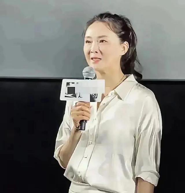 51岁王艳已经老得认不出了，曾经美艳动人，如今满脸岁月的痕迹