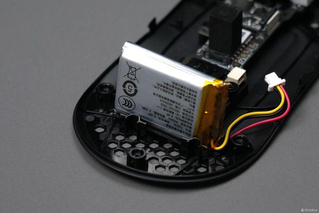 真双8K加持,全球首搭NORDIC 54,199元起售雷柏VT7二代鼠标图赏