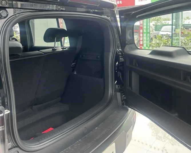 ?硬派方盒子造型，纯电续航401Km，指导价9.38万，特价仅售5.7万