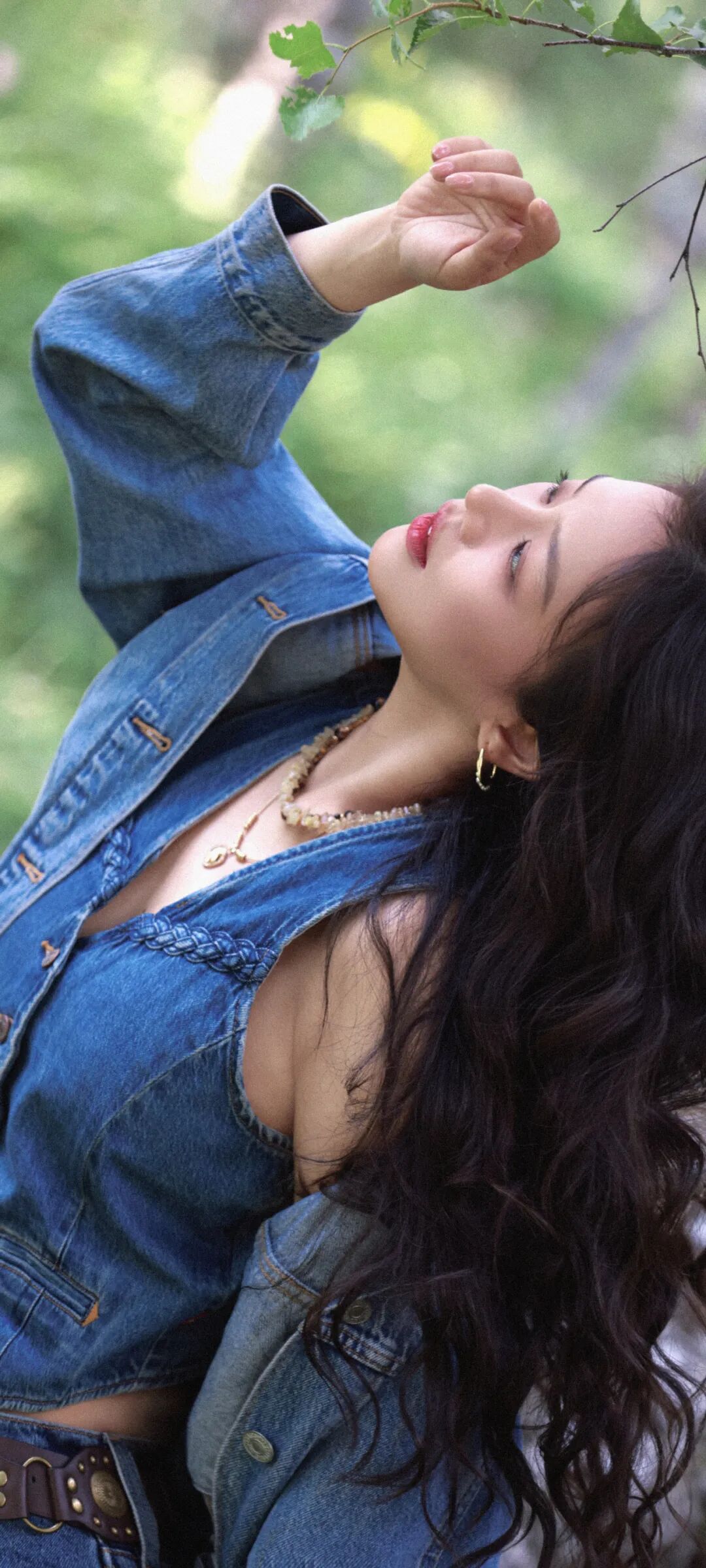 马思纯，草原漫步