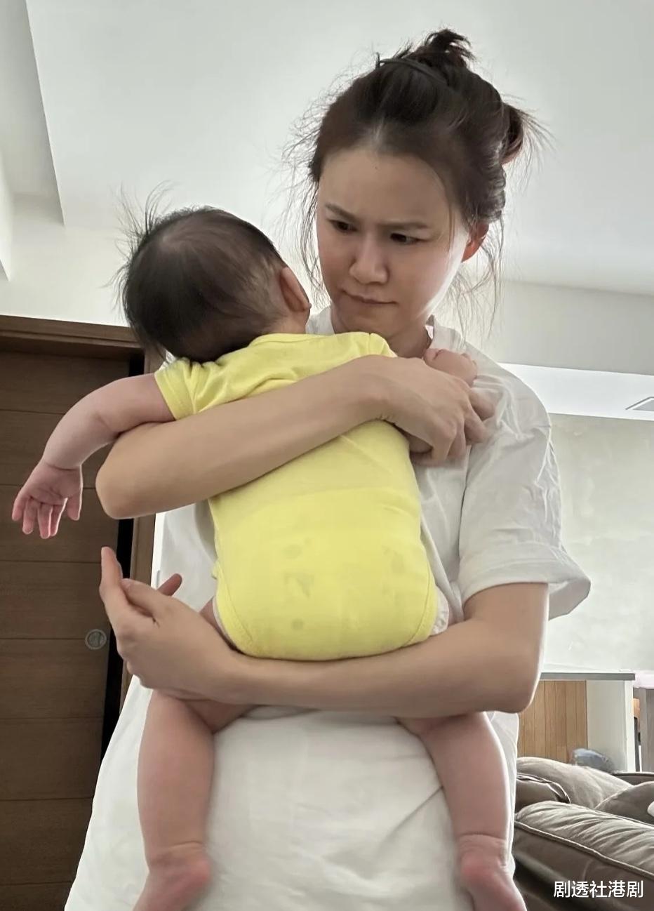 TVB恩爱夫妇晒幸福！首次一家三口过中秋，女方因心疼老公急复出