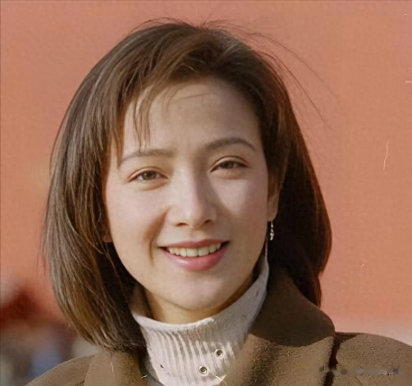 难怪何晴葬礼也没出现，前男友和前夫新动态曝光，都不是省油的灯