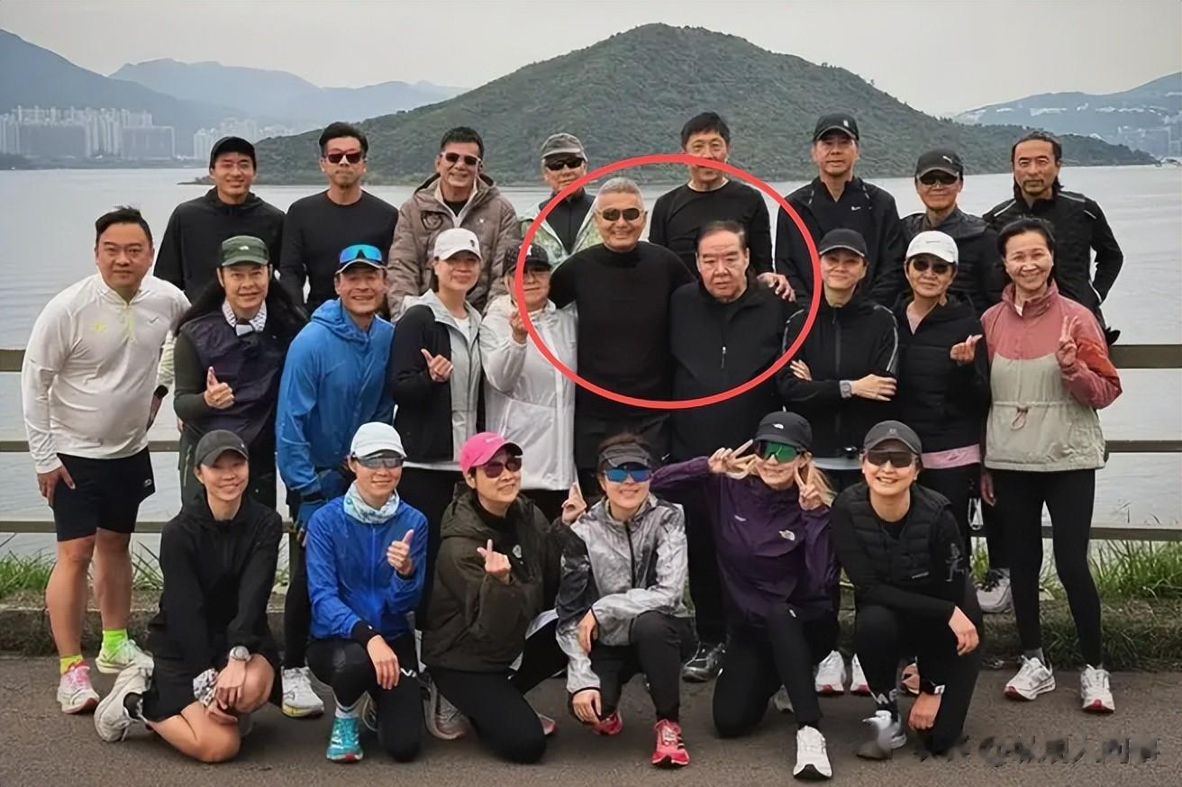 肥猫没死！74岁郑则仕近况曝光，专门发视频回应“去世”，气坏了