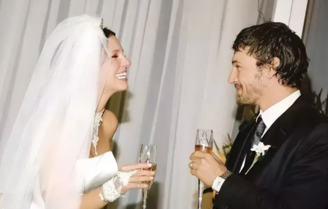 被父亲奴役13年的“小甜甜”，体内被放节育器，不让她见自己孩子