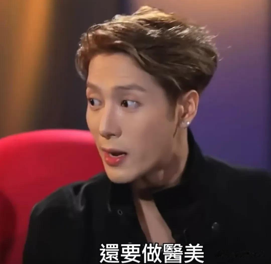 迪丽热巴最新露面状态差，脸部浮肿被质疑医美，浓妆难掩疲态