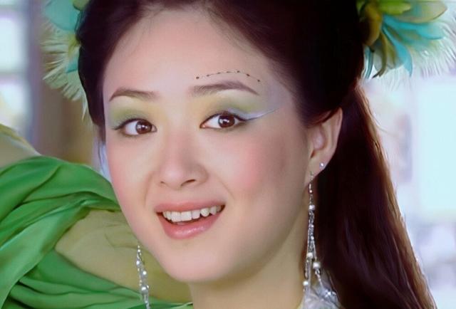 蒋欣生日!庆生现场照片曝光,和一男子合影,粉色草莓蛋糕抢眼