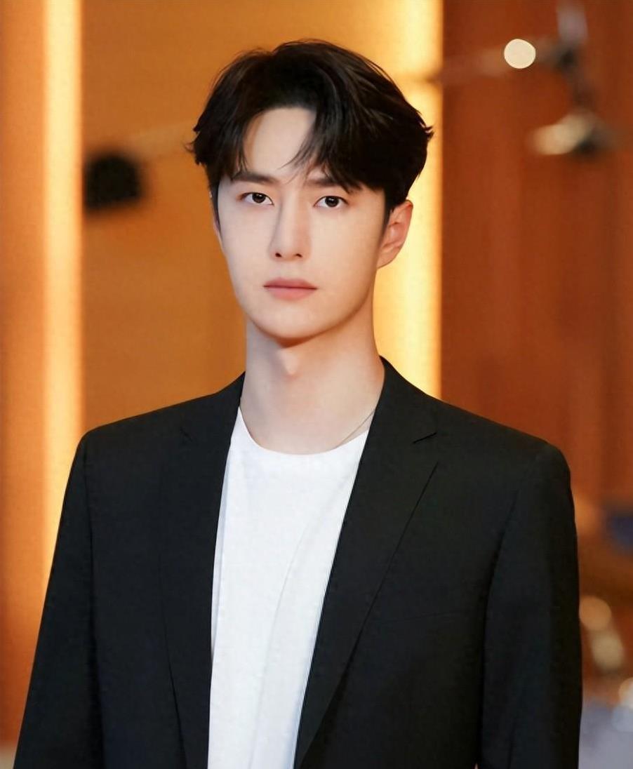 刚被曝所占乐华收入比，王一博就被传已离开乐华！