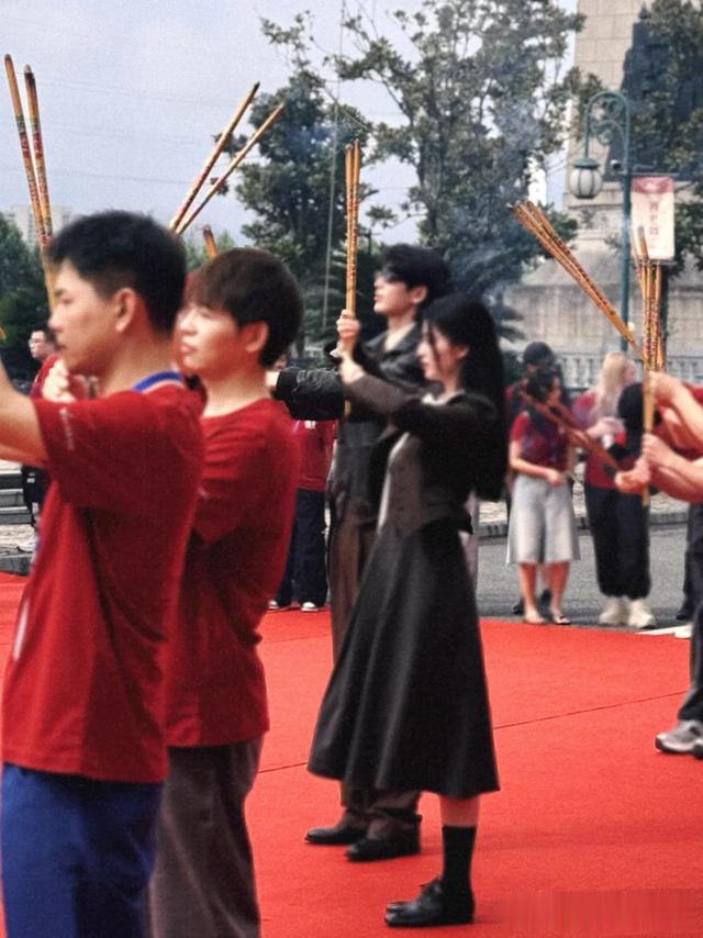 张凌赫王楚然新剧开机,好权威的两张脸,俊男靓女好配好养眼