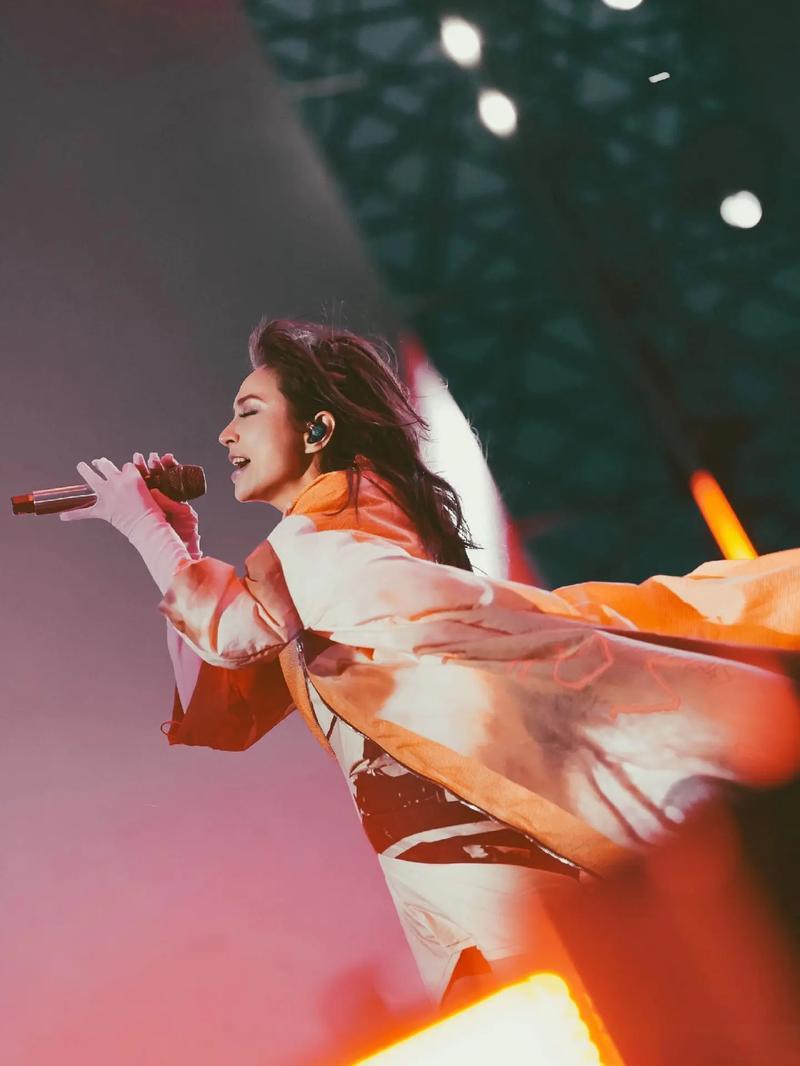 阿沁正式向飞儿乐团及陈建宁道歉,澄清“被踢出”是个误会