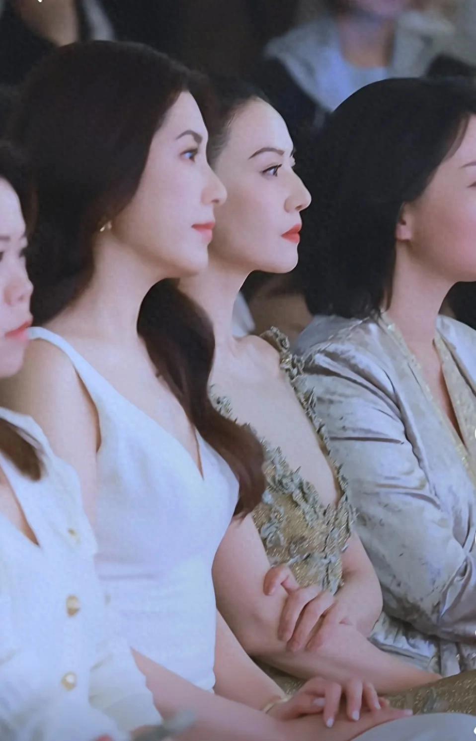 顶级骨相碰撞！49岁曾黎和46岁高圆圆同框，周围的人瞬间黯然失色