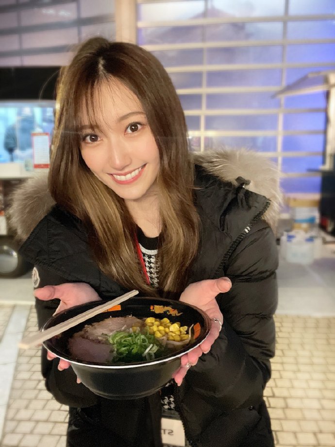 東海林里咲:日本模特&格斗赛举牌女郎&赛车皇后,美图超级棒