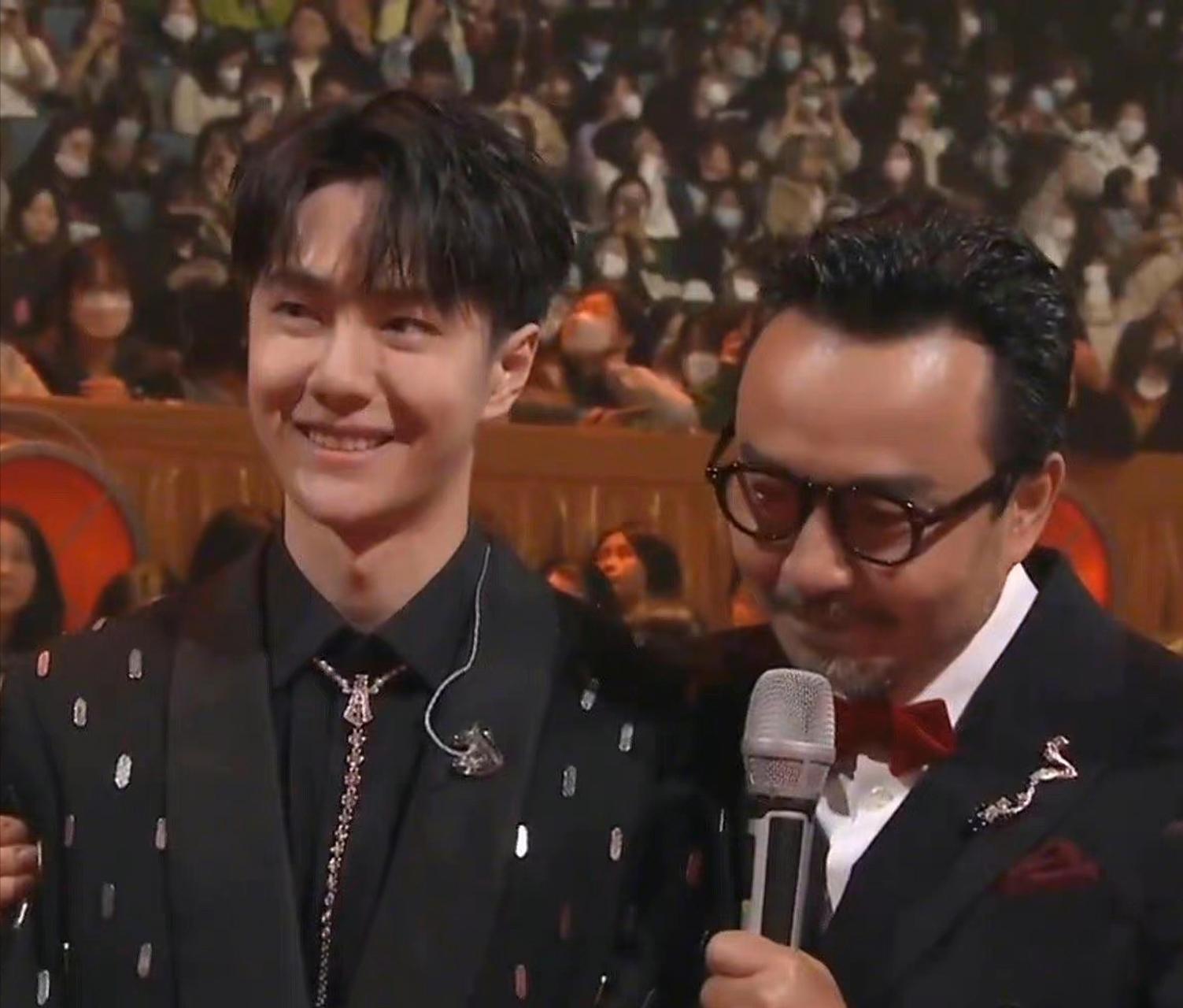 肖战也没想到,28岁王一博闷声干大事,让恩人汪涵和内娱刮目相看