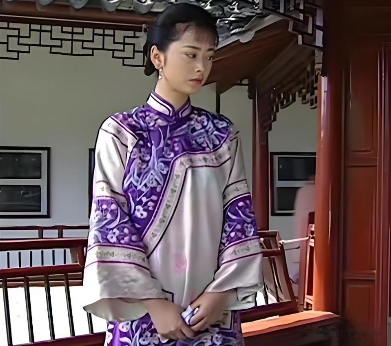 她是最干净的女演员，与小4岁丈夫结婚18年零绯闻，对婆婆像亲妈