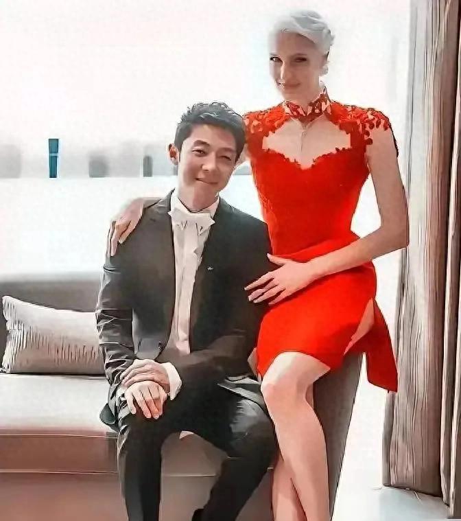 8年前执意嫁给撒贝宁，如今她证明了豪门千金不是下嫁，而是赚了