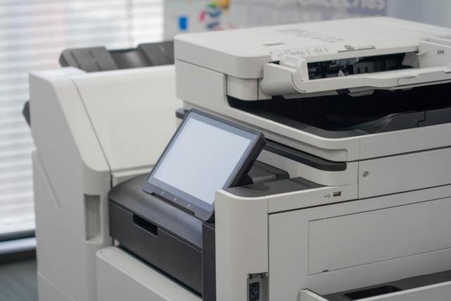 名副其實的辦公室文印中心 佳能彩色數碼復合機imageFORCE C7165評測
