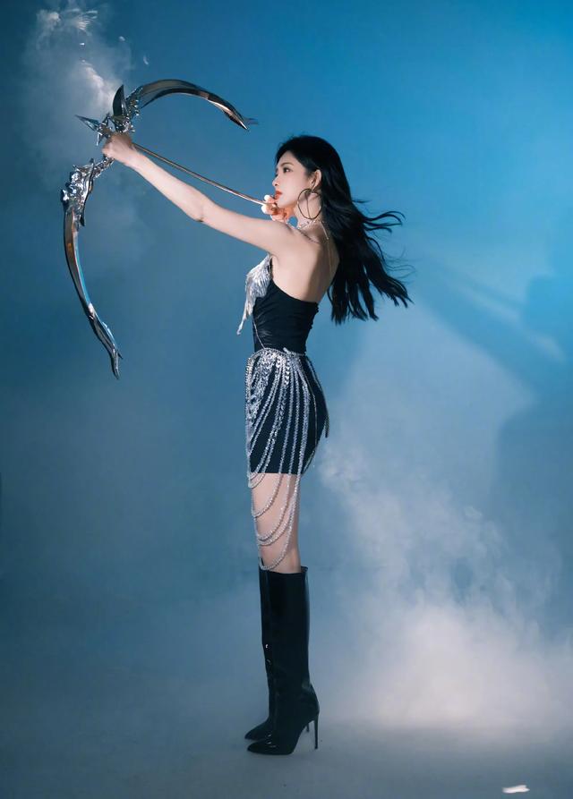 孟子义黑天使，是带着星光翅膀的女神