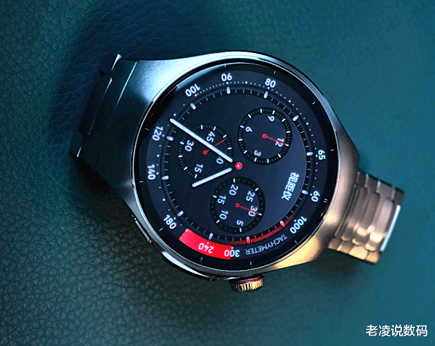 华为全球首款鸿蒙AI智能手表来袭，满型设计引爆率先迈入AI时代