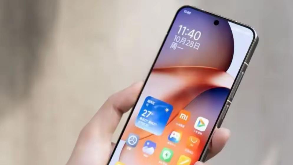 国产小屏手机大乱斗：从4499跌到3399！降价后的小米15还值得买吗？