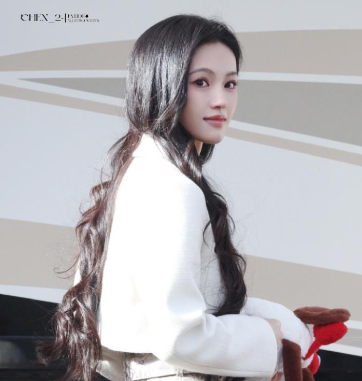 敖瑞鹏《不二之臣》路透太出圈！白衣造型优雅矜贵，女主很熟悉！