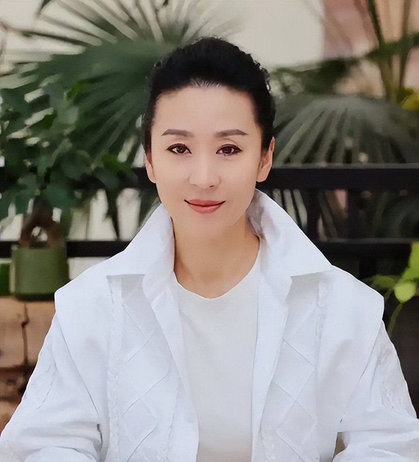 饭喂嘴里都不会吃,48岁消失了的苗圃,是内娱的损失和“悲哀”