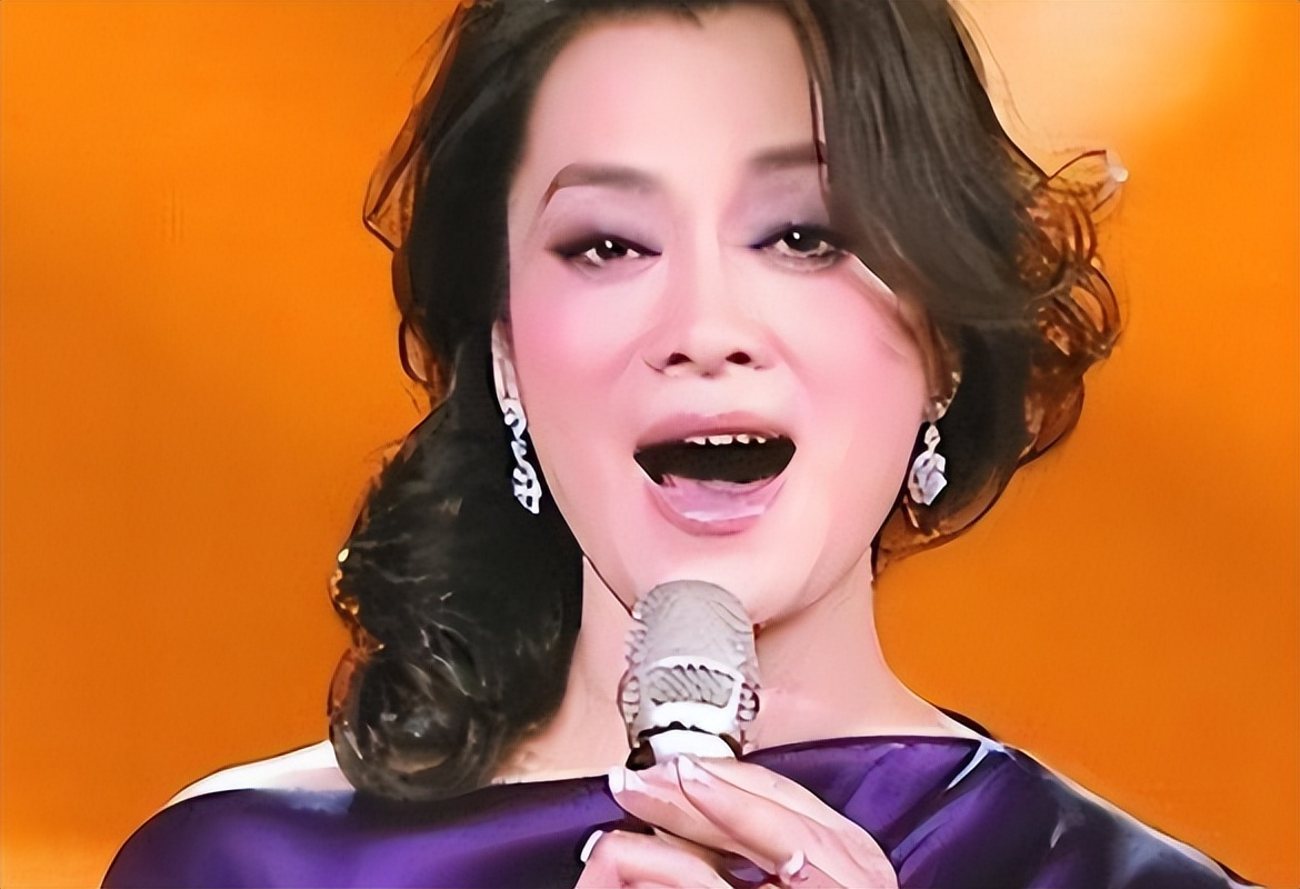 看62岁毛阿敏的生活，才知道她放弃260亿遗产，是真正的人间清醒