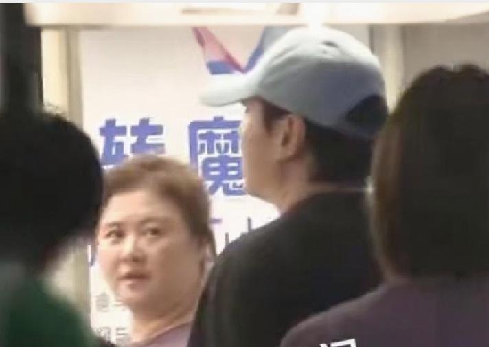 沈腾一家近况曝光！王琦复胖目测已200斤，7岁儿子胖乎乎也有肚腩