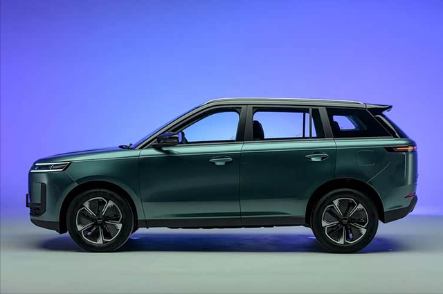 2025款JAECOO J5纯燃油版亮相，搭载1.6T涡轮引擎！