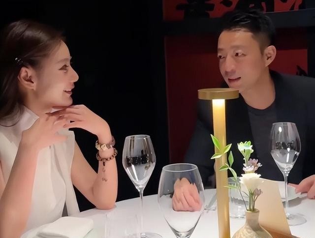 马筱梅与闺蜜逛街，生图下黑又矮，迷倒汪小菲另有原因大S输了