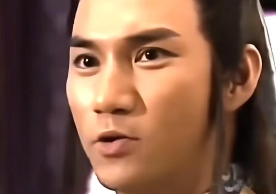 香港知名演员双鬓斑白，至今仍未结婚，和同性友人感情稳定