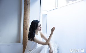 我死后的第十年，爸爸为哄情人一笑杀了我留给妈妈的狗，可他不知那只狗是记录在案的退役犬