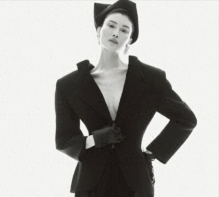 何穗产后自曝两次手术细节：子宫淤血、无年龄焦虑超模妈妈太硬核