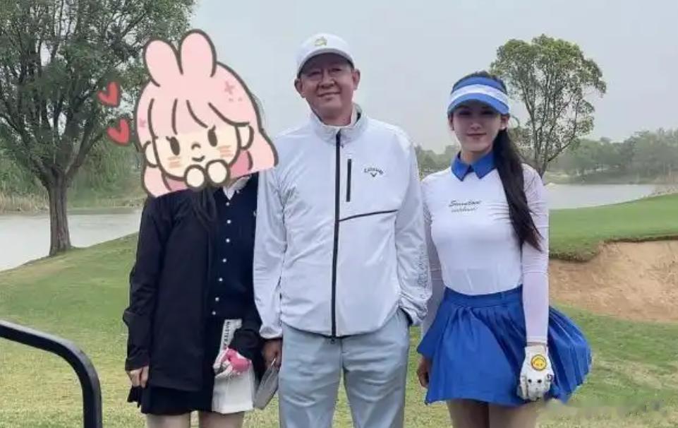 59岁王志文老到不敢认!大耳朵、大肚腩,网友猜测患有心脏类疾病