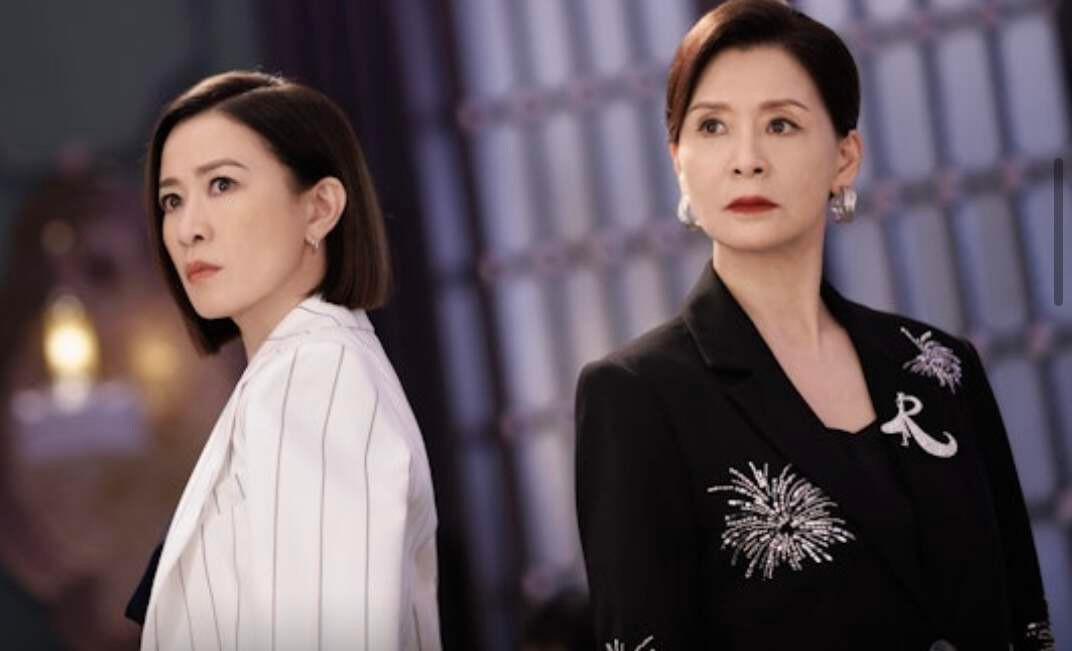 香港性感女星与黄宗泽又抱又亲，《新闻女王2》与佘诗曼有对手戏