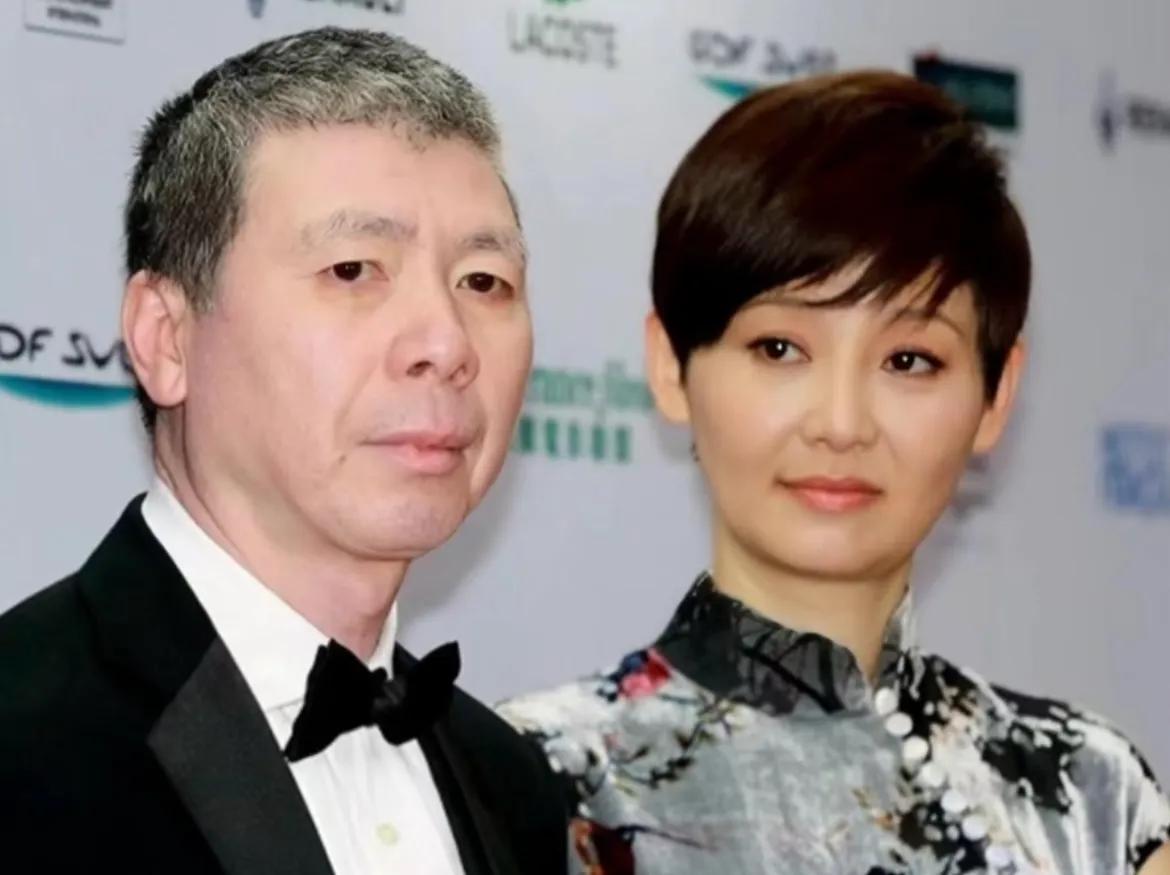 徐帆没想到,费心养了18年的女儿,也开始帮她保全婚姻的“体面”