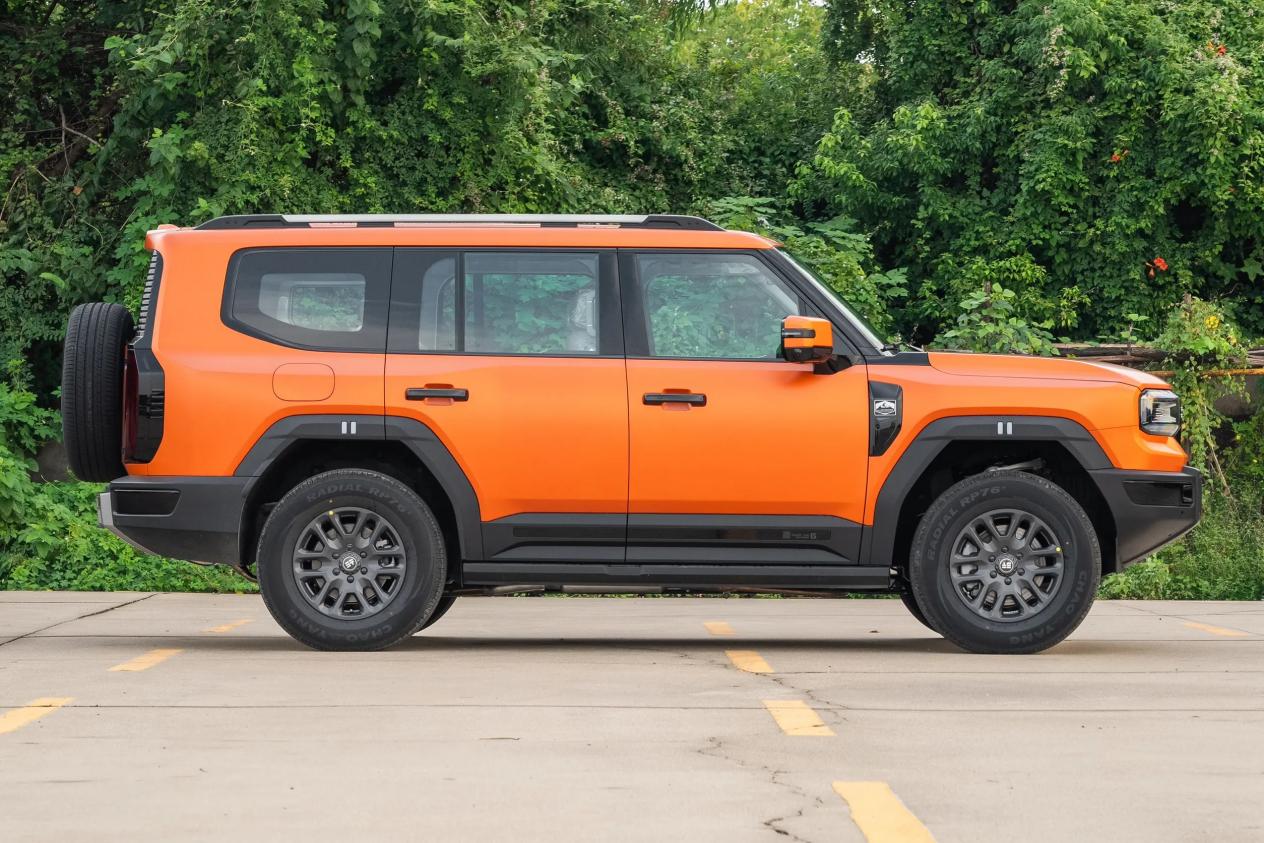 奇瑞“王炸”来了，全能越野SUV+3把锁，能上山下河，32.99万元起