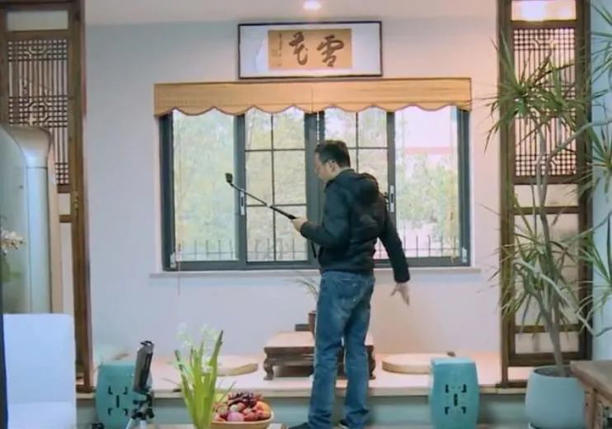 汪涵20年中式豪宅曝光,46岁杨乐乐素颜在家做操走红!不医美自然老去也很美