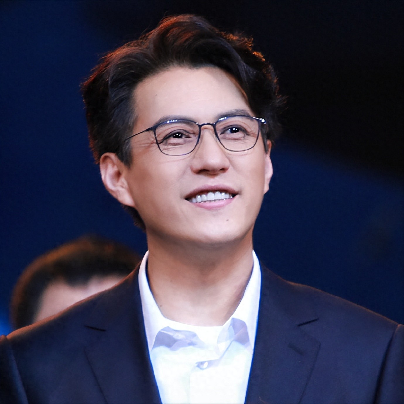 没想到,2026年刚开始,49岁靳东就以这种方式,再次让人刮目相看