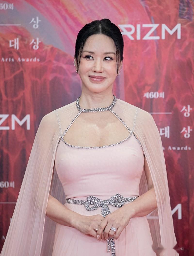 韩国女星控诉：母亲只疼儿子！亲弟曾卷入丑闻，害妻子流产