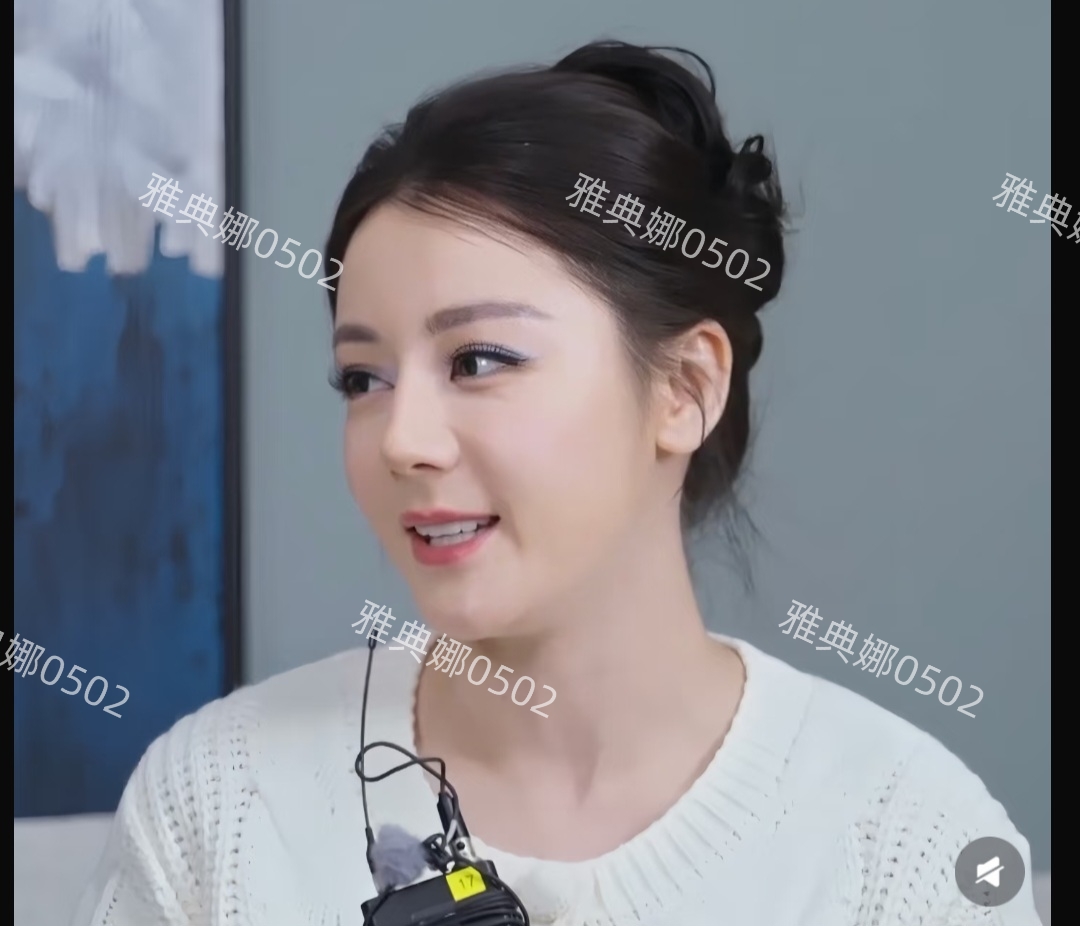 上午还在质疑迪丽热巴发福变胖，下午就被她人鱼公主的造型惊艳了