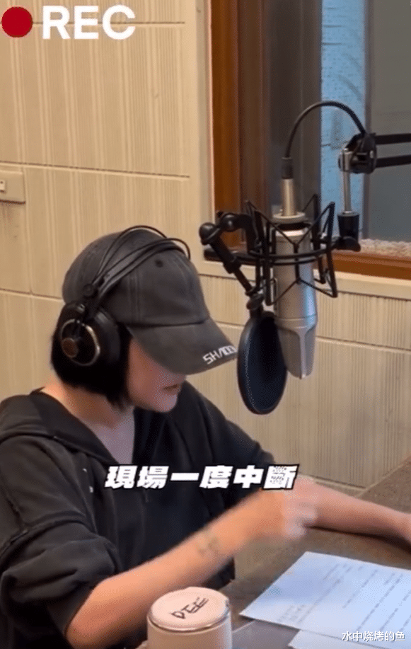 小S录音情绪崩溃，S妈露面眼睛哭肿让人心疼，S家的大型连续剧依旧没有大结局