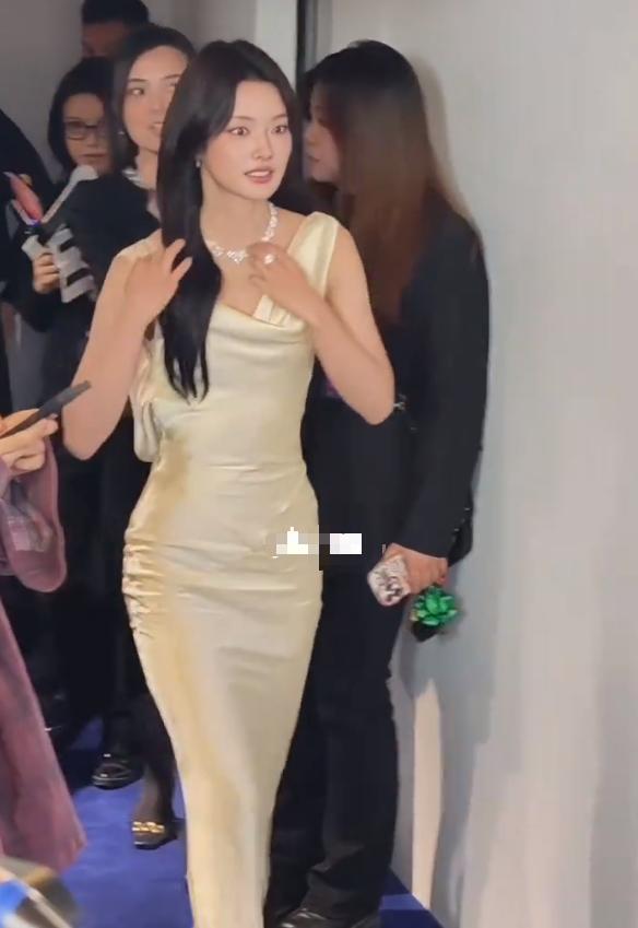 上海高级珠宝展,童瑶歪嘴,李冰冰骨盆前倾,徐若晗大眼珠子吓人